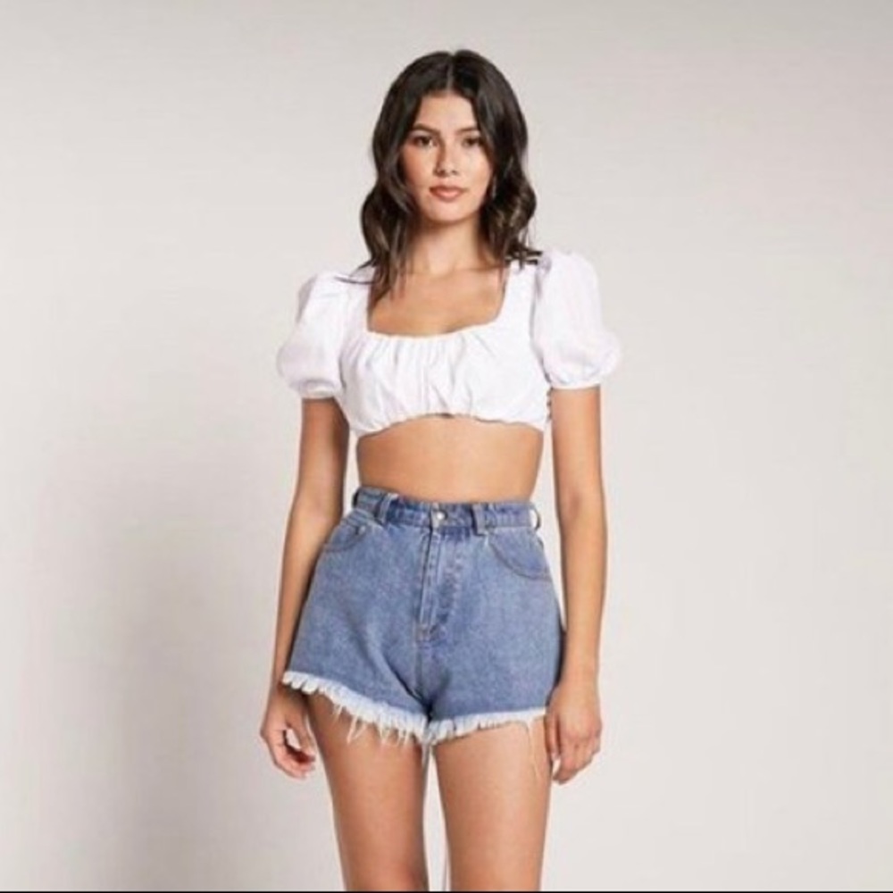 Eggie Loose Strings White Cropped Top